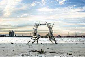 An Artist Turned Beach Trash Into These Breathtaking Sea Sculptures